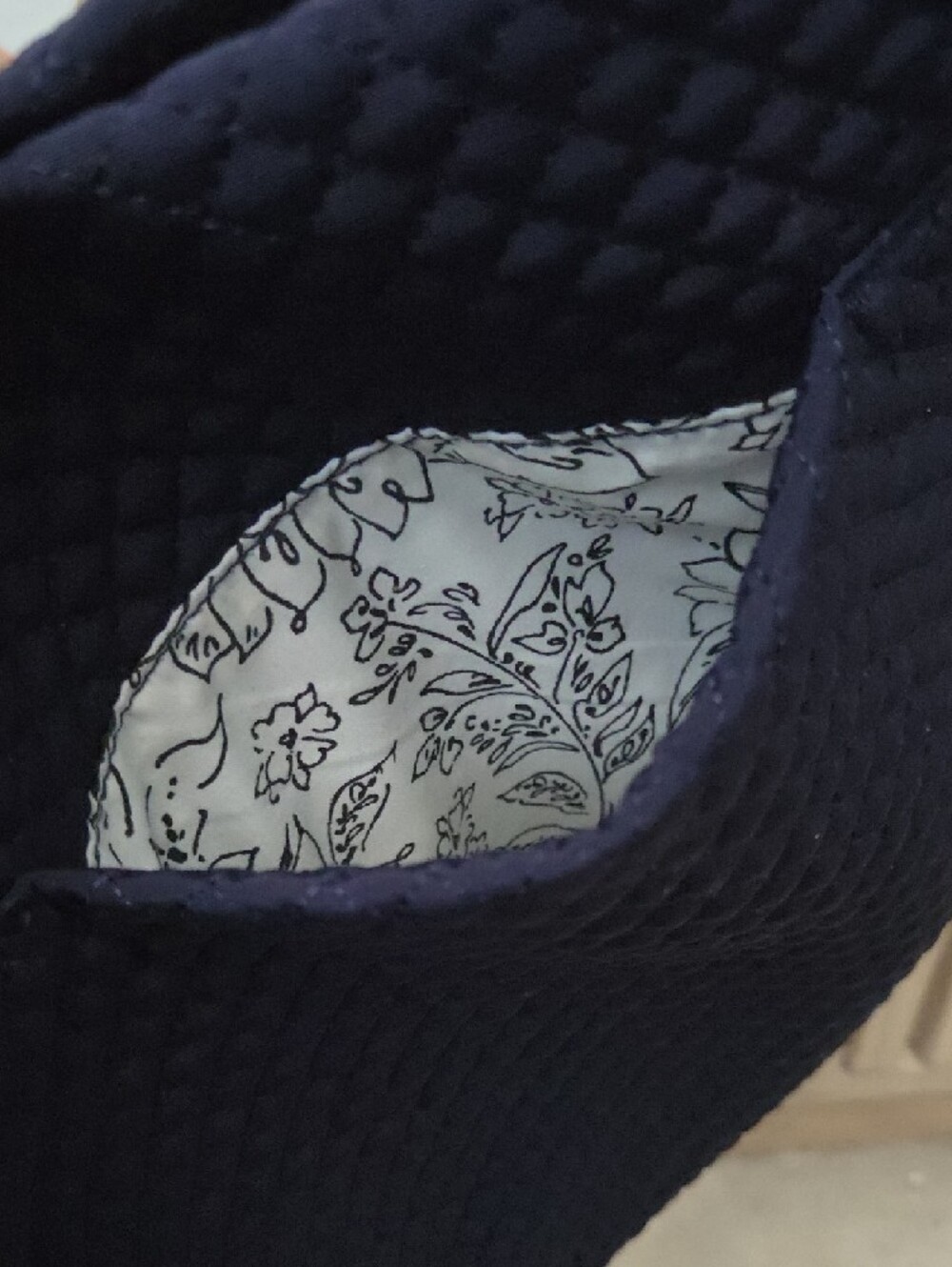 NWOT Vera Bradley Triple Zip Hipster Quilted Crossbody in Navy Blue - Picture 7 of 10